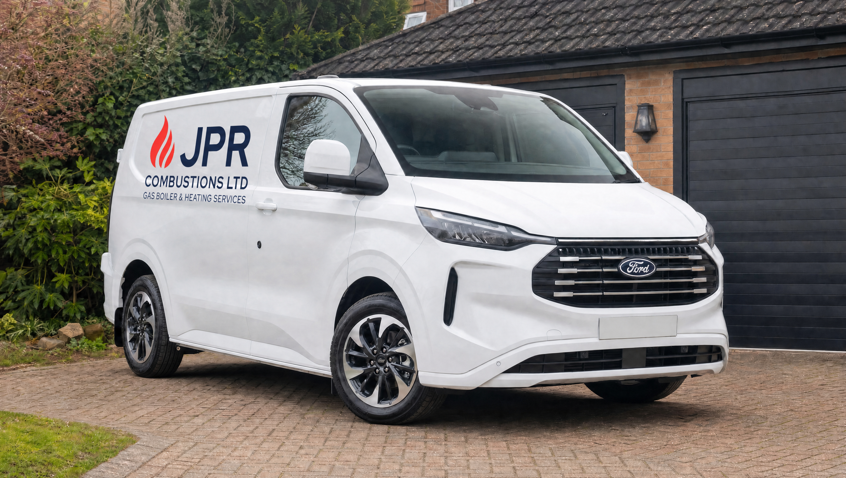 Transit Custom — three-quarter